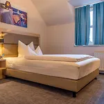 Hotel Haus Delecke 4*