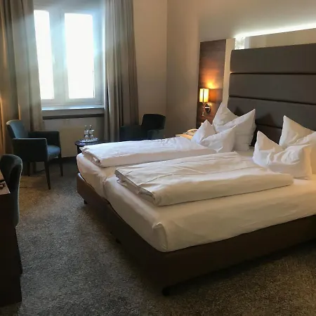 ホテル Haus Delecke 4*