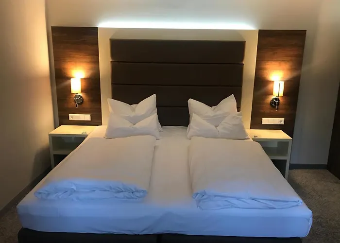 Hotel Haus Delecke 4*